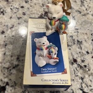 HALLMARK KEEPSAKE ORNAMENT "TWO SWEET" SNOWBALL AND TUXEDO 2005 5th in series